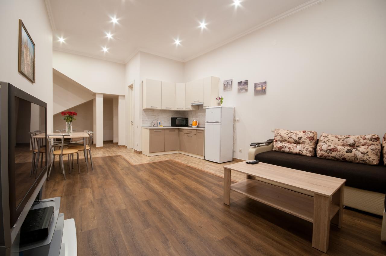Wonderful flat on city center  Uzjhorod Exteriör bild