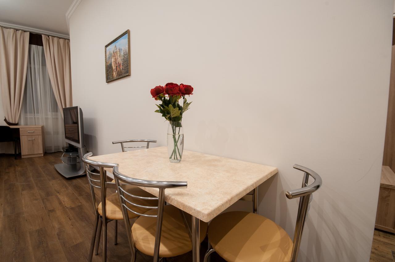 Wonderful flat on city center  Uzjhorod Exteriör bild