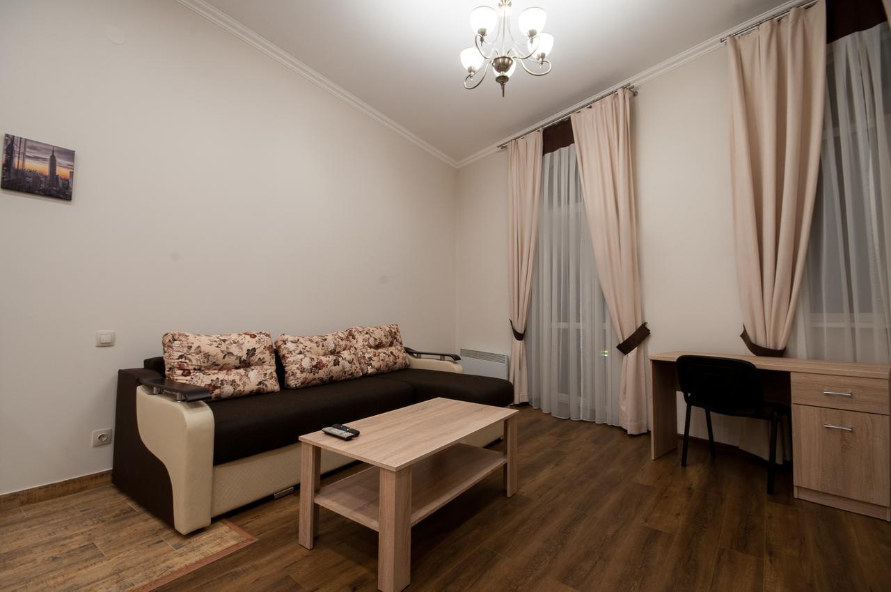 Wonderful flat on city center  Uzjhorod Exteriör bild